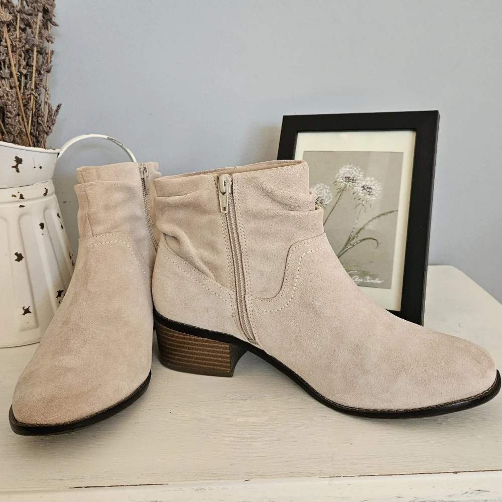 Vionic Tan Suede Ankle Boots Booties Sz 8.5 EUC - Picture 5 of 11